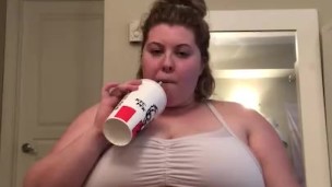 SEXY BBW EATS A LOT OF GREASY FRIED CHICKEN