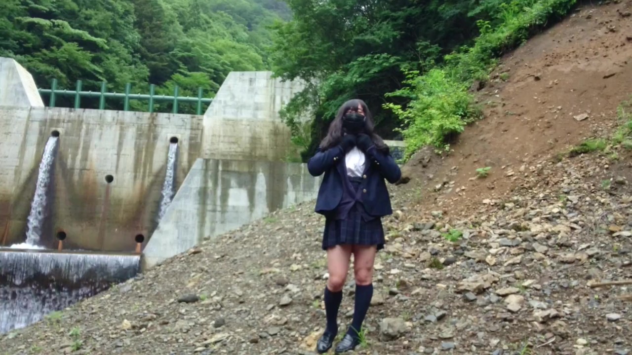 可愛い女装高校生は人気のない山奥のダムで露出して淫らに悶え射精する。 - 無料セックスビデオ - RedTube