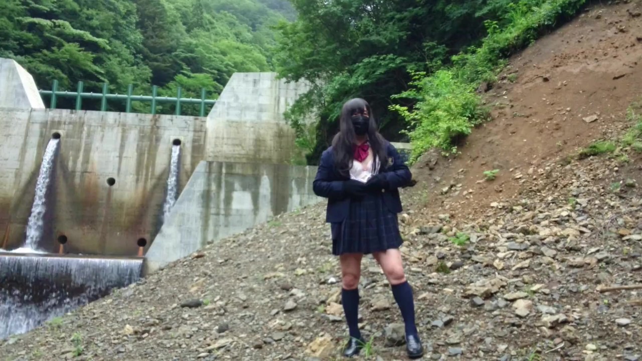 可愛い女装高校生は人気のない山奥のダムで露出して淫らに悶え射精する。 - 無料セックスビデオ - RedTube