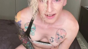 Trans Milf Foda Suga E Fode-Se Com Vibrador