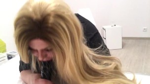 Blonde Bimbo CD sucks on bbc