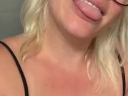 Big tit pregnant MILF inserts Bottle into pussy