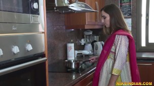 Savita Bhabhi cunhado e sua bunda prostituta fodida com força