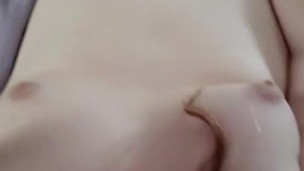 Trans MILF Jessabelle Cox plays with her girlfriend's wand