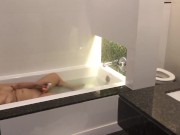 รอไม่ไหว ช่วยตัวเองรอ | Masturbating in bath tub