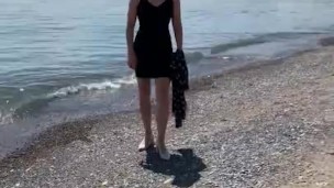 湖边散步一会