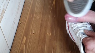 Cumming on new Converse