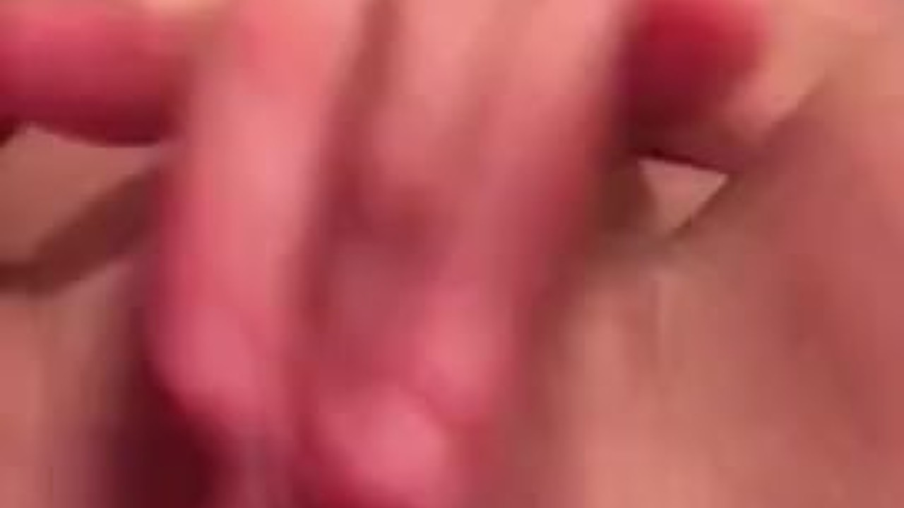 Fingered secretly on bright day and my friend doesn't notice it - RedTube