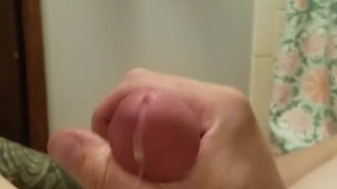 Emo twink rubs cum all over before shower