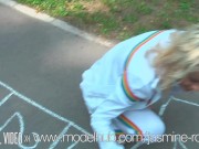 GORGEOUS TEEN SLUT SUCKING STRANGER'S COCK FOR A BUBBLE GUM IN PUBLIC PARK 1/16