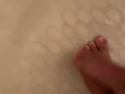 Spreading my toes In the shower 14/16