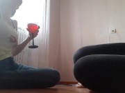 ПОСЛЕ ПАРЫ БОКАЛОВ ВИНА ЗАНЯЛАСЬ СЕКСОМ С ЛУЧШЕЙ ПОДРУГОЙ МОЕЙ МАМЫ. 2/16