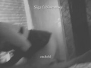 Hotwife sarrando o comedor na frente do corno 7/16