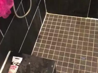 Piss explosion in the shower for a friend