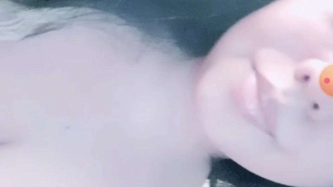 Me tocando porque estou sozinha, preciso de pau urgente - Vídeo de sexo grátis - RedTube