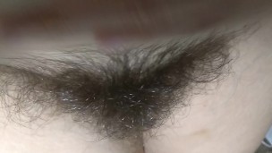 Hairy Pussy Front View: Camgirl Has a Tiny Asshole Fart Through Pubic Hair