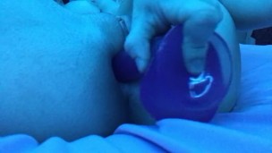 Playing with pretty pussy 