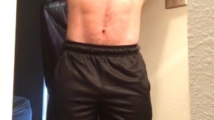 Big Bodybuilder Flex Tease In Bathroom