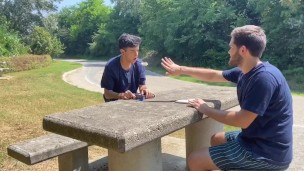 Compañeros de colegio follan en el parque - Seba Terry
