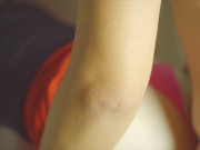 彼女の赤いタイトスカートにぶっかけ 8/16