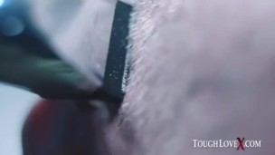 TOUGHLOVEX Une garniture et une baise avec la coquine Kiarra Kai