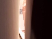 Посмотрела, как моя девушка моется в душе и не удержалась, чтобы не трахнуть её смесителем. 2/16