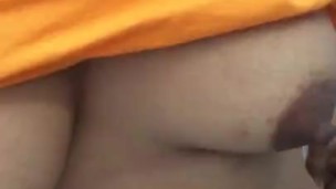 Danna record herself in the bathroom while her stepcousin watch her.