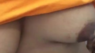 Danna record herself in the bathroom while her stepcousin watch her.