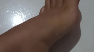 Necesito un esclavo a mis pies, FEMDOM TRAMOLING TRAMPLE FOOTFETISH FOOTWORSHIP SPANISH 