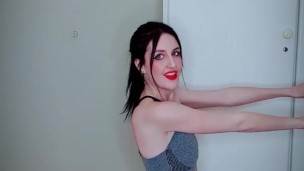 Gwen Hart Kinky Workout