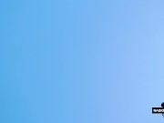 PANDA VLOG # 1: DIETRO LE QUINTE, TETTONA ITALIANA MOSTRA I PIEDI AL PARCO 9/16