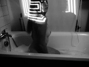 &Eacute;tudiante dans son bain ! 2022 4/16