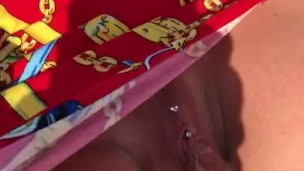 Goddess Gstar: flashing pussy in public!