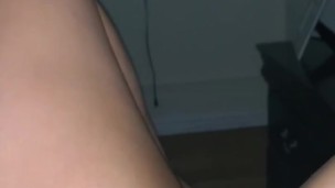 Thick girl rides a cock 
