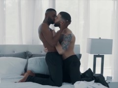IconMale - Bearded Papi Suave Serves Breakfast & Cock For Taye Scott