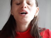 Терлась влажной киской об мою ногу, пока не кончила. 8/16