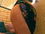 Lady outdoors fingering her holes. Sexy milf 14/16