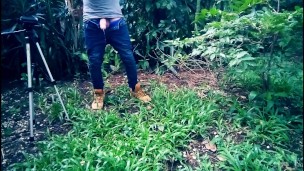 SixPack Piss Monday 10th Angle 3