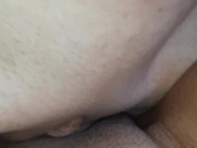 Моя горячая и возбужденная киска трётся о ее сочную пизду. 2/16