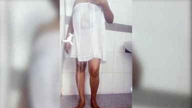 Sri lankan sexy bath with under skirt | යට සායක් ඇදන් නාන ශානි අම්මො ඒ ආර්තල් එක