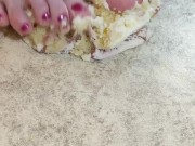 Cake crushing  - Screenshot 8 of 16 - Crushing