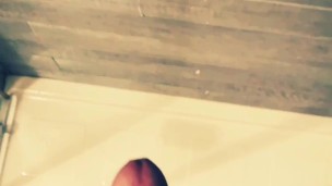 Mio marito e la sborrata più potente al mondo, fontana di sborra slow motion