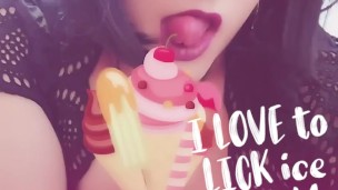 [ TRANNY LICKS BALLS ] I LOVE to LICK ice CREAM BALLS...