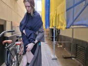 First-time voyeur plays with her pussy in the centre of Amsterdam in broad daylight 7/16