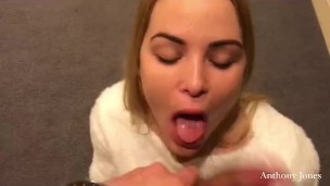 Slut teen cum swallow sucking cock in the lift