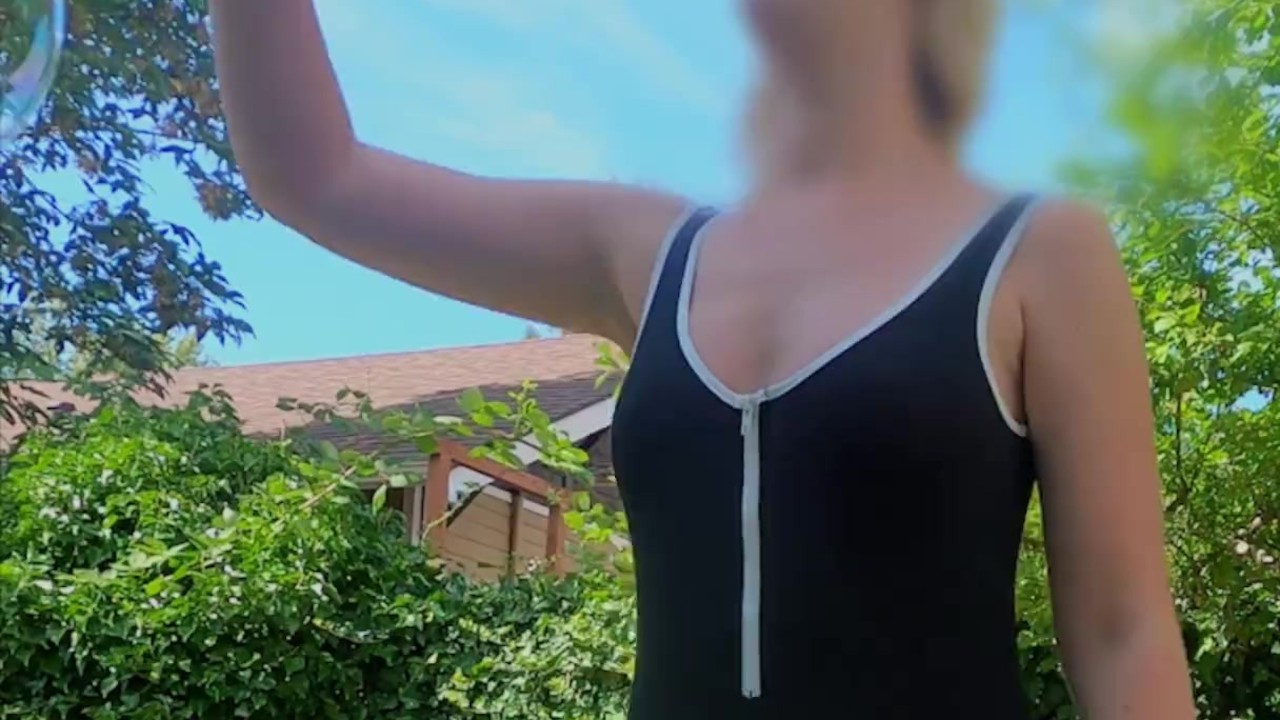 MY CLOTHES DISAPPEARED WHEN I POPPED A BUBBLE!  ENF - Darmowe seks wideo - RedTube