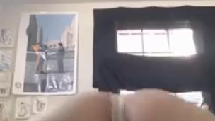 Hot Latina twerking 