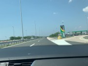 Hot brunette sucked the driver's cock in the car ,and he finished it in her mouth 1/16