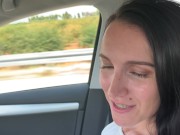 Hot brunette sucked the driver's cock in the car ,and he finished it in her mouth 4/16