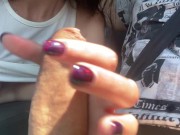 Горячая брюнетка отсосала водителю член в машине ,а он кончил ей в рот 12/16